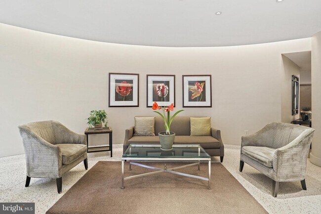 Foto del edificio - 4101 Cathedral Ave NW