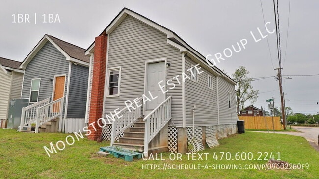 Building Photo - 1400 Maple St