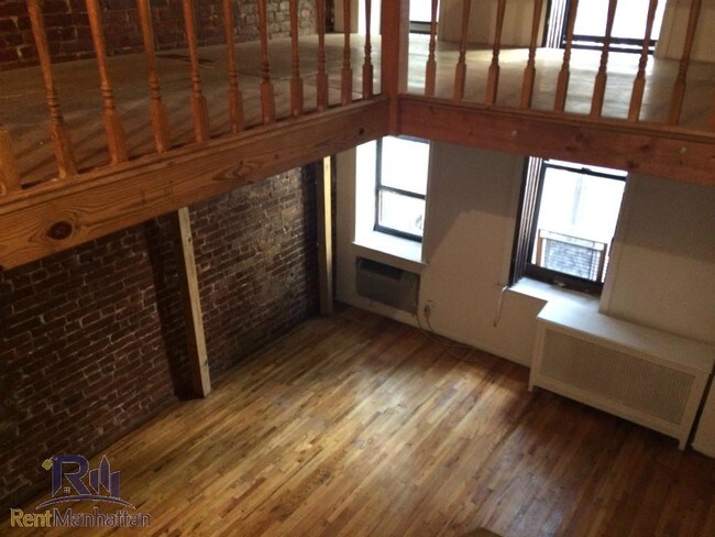 Foto del edificio - 323 E 92nd St