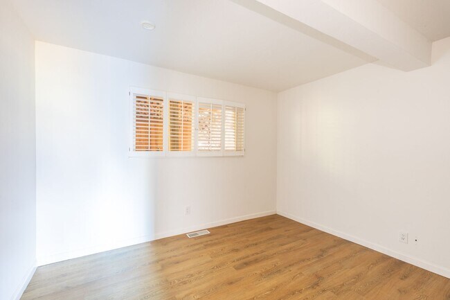 Building Photo - Legacy Property Management & Real Estate