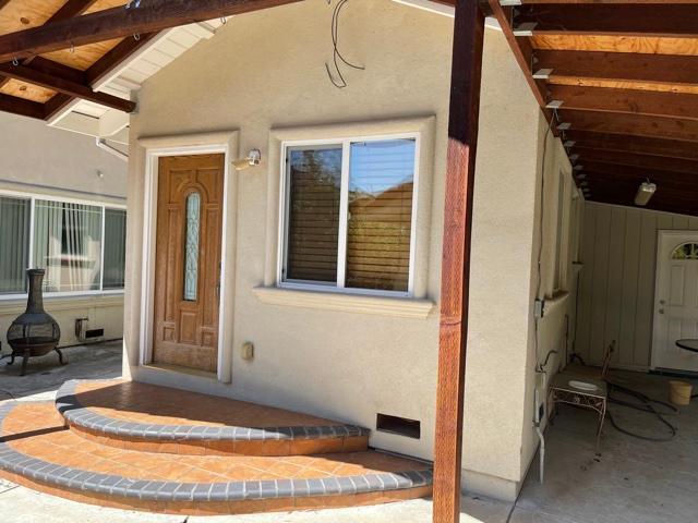 Primary Photo - 1266 N Hillview Dr