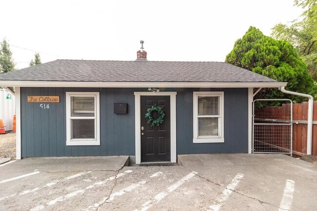 Foto del edificio - Downtown Bend darling Cottage!