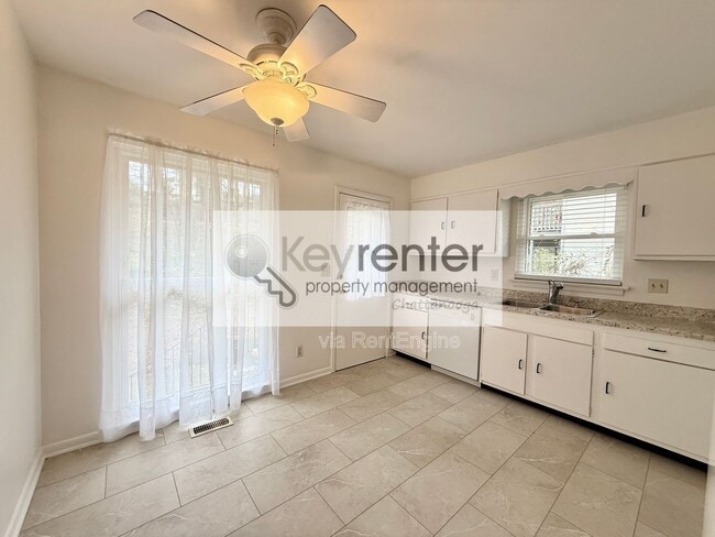 Building Photo - 1010 Summer St