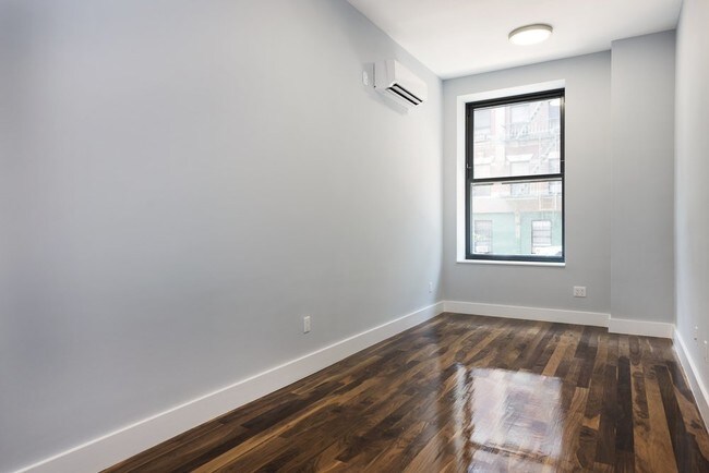 Foto del edificio - 347 E 105th St