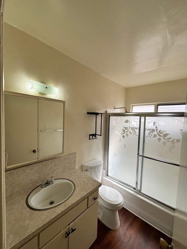Foto del edificio - 1540 Laurel Ave