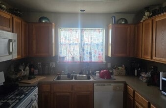 Building Photo - 21135 Sprouse Cir