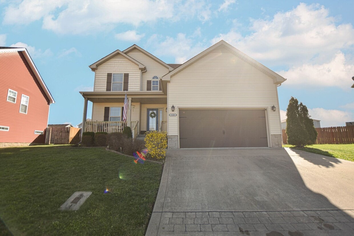 Foto principal - Pet Friendly Four Bedroom!
