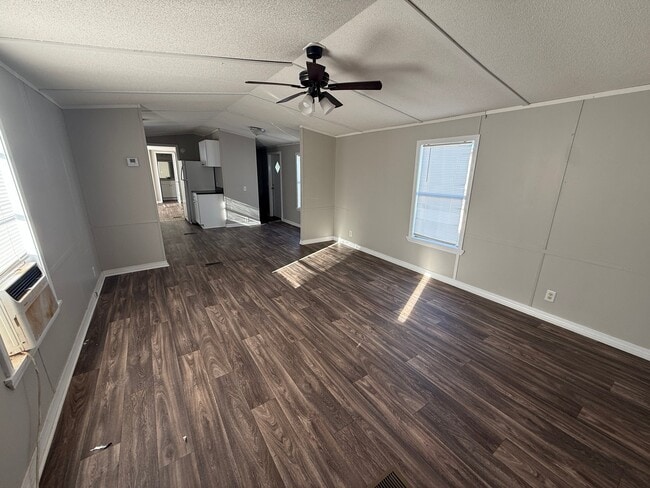 Building Photo - 80 Redwood Ln