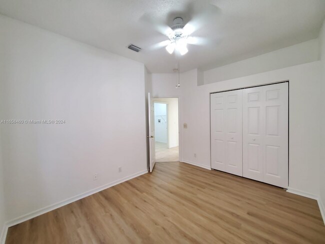 Foto del edificio - 3704 Woodfield Ct