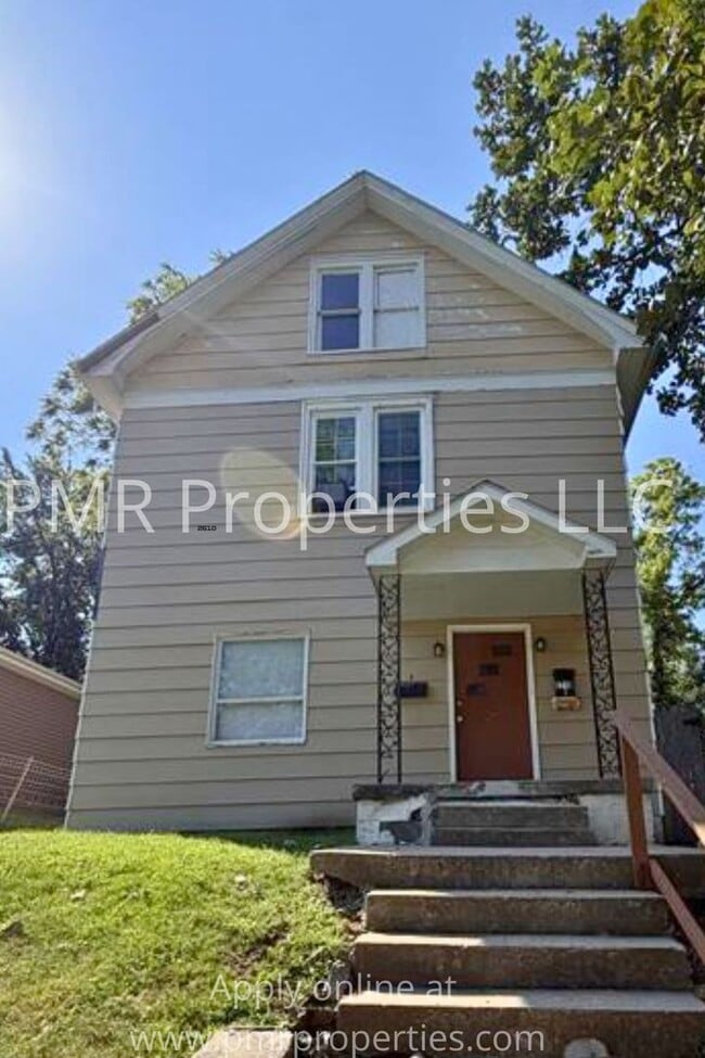 Building Photo - 2716 Patee St