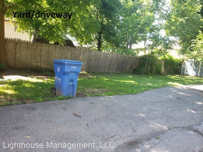 Foto del edificio - 3 br, 1 bath House - 682 Parsells Ave.