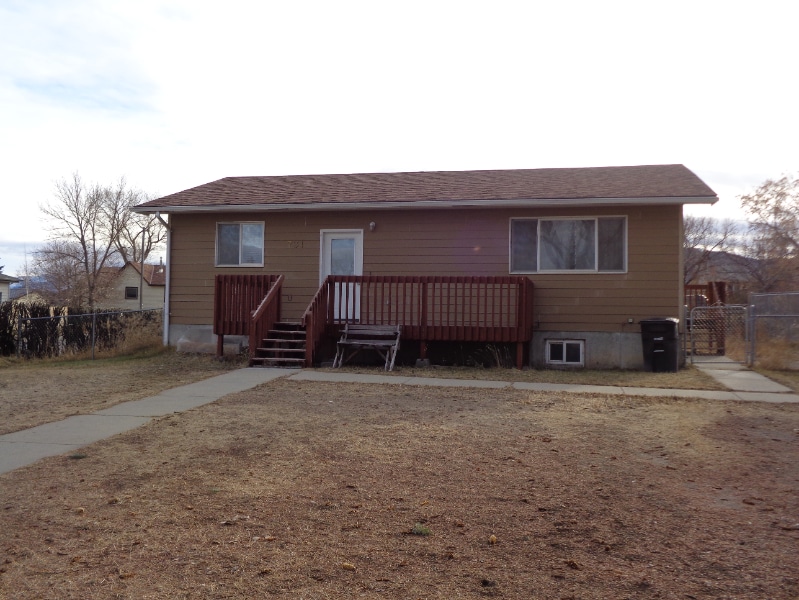 Primary Photo - 731 Cedar St