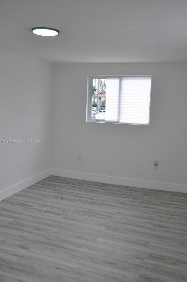 Foto del edificio - 261 NW 46th Ave