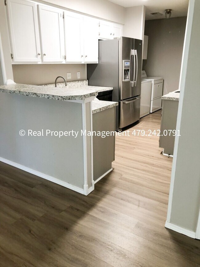 Building Photo - Coming in MARCH - 3 bed 2 bath house near ...