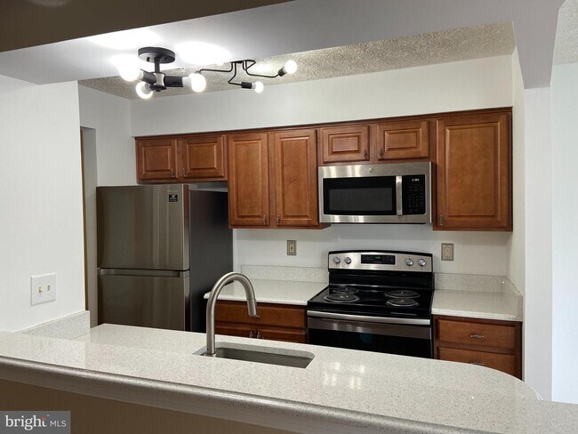 Building Photo - 2406 Forest Edge Ct
