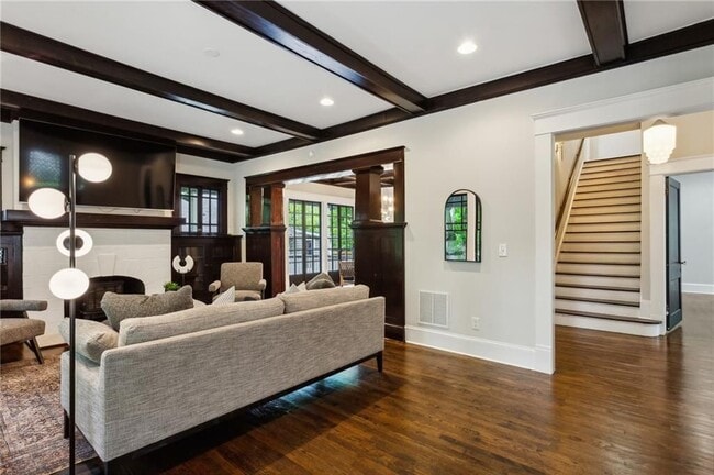 Building Photo - 843 Monroe Dr NE