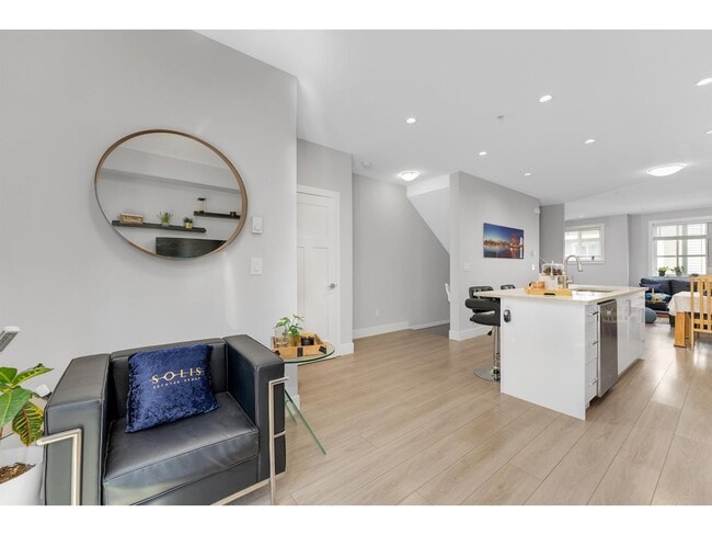 Building Photo - 20860-20876 76 Ave