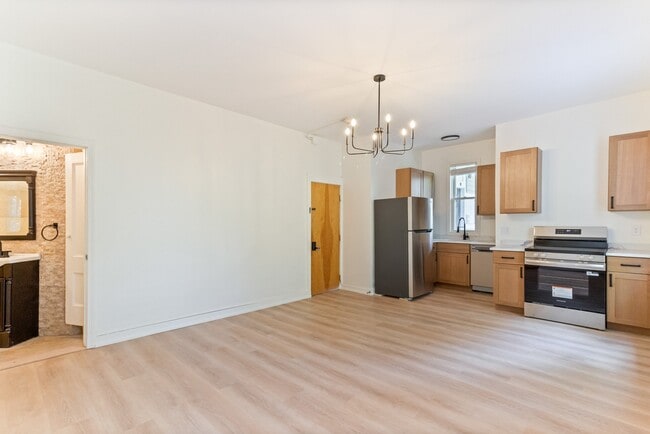 Photo - 169 Waterman St Apartment