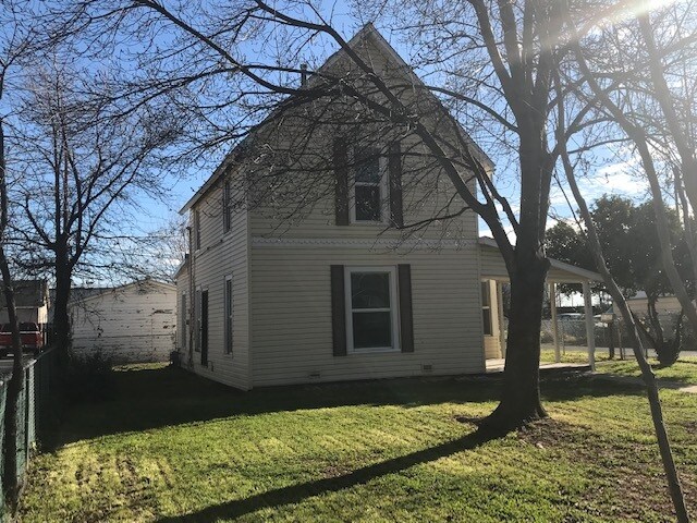 Building Photo - 1483 4th Ave