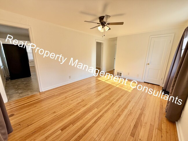 Building Photo - Charming 3-Bedroom Home with Covered Deck ...