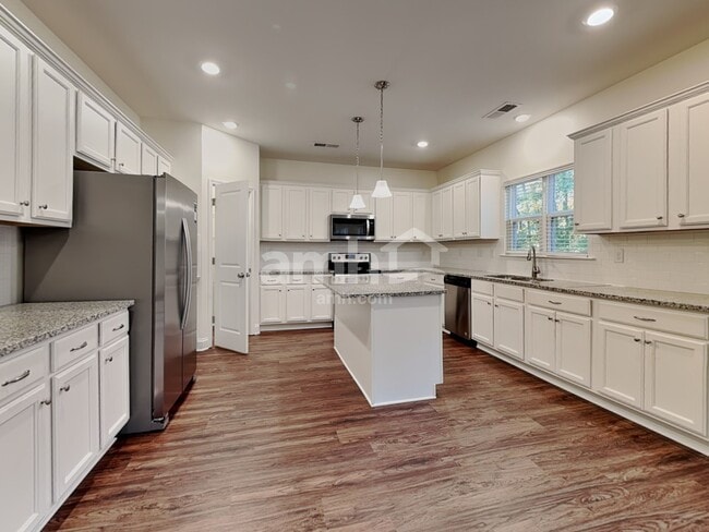 Building Photo - 3920 Riceland Pl