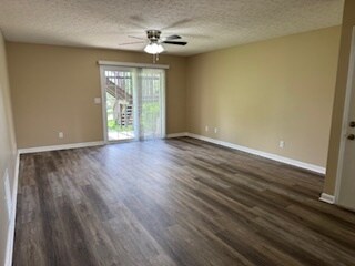 Living Room Looking In - 3982 Shepherdsville Rd