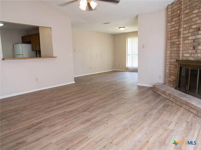 Foto del edificio - 1706 Wickfield Way