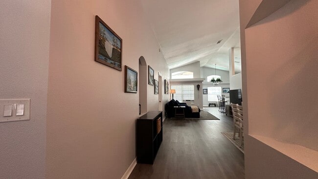 Foto del edificio - 1626 River Birch Ave