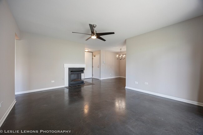 Building Photo - 7020 Barrington Ct
