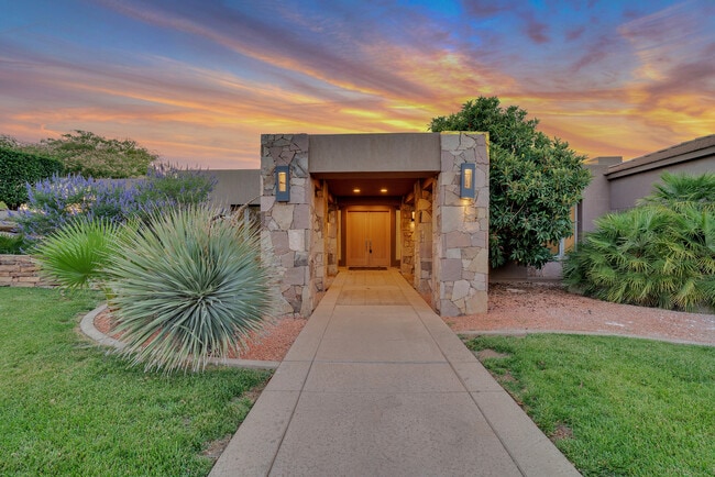 Foto del edificio - 2259 Stone Cliff Dr