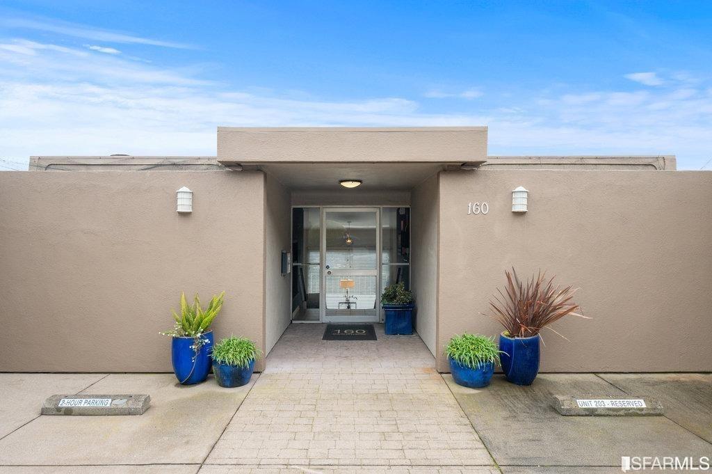 Foto principal - 160 Gardenside Dr