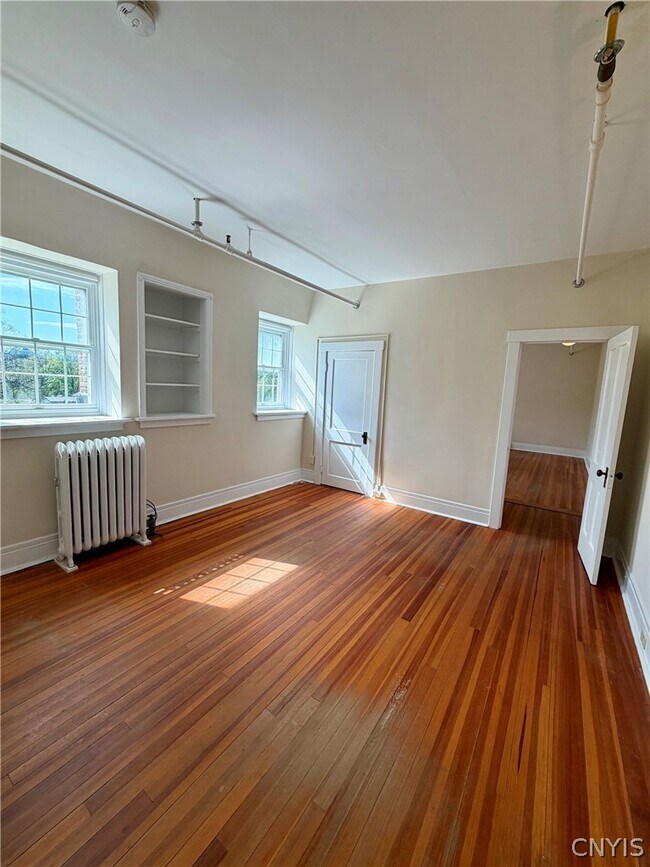 Foto del edificio - 170 Kenwood Ave