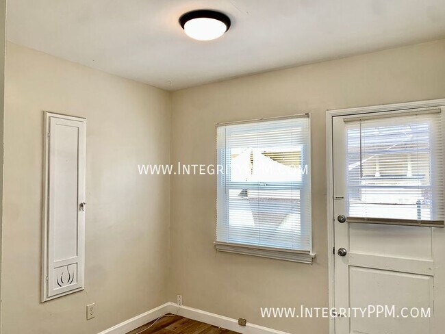 Foto del edificio - North Park - Charming 1 Bedroom Apartment ...