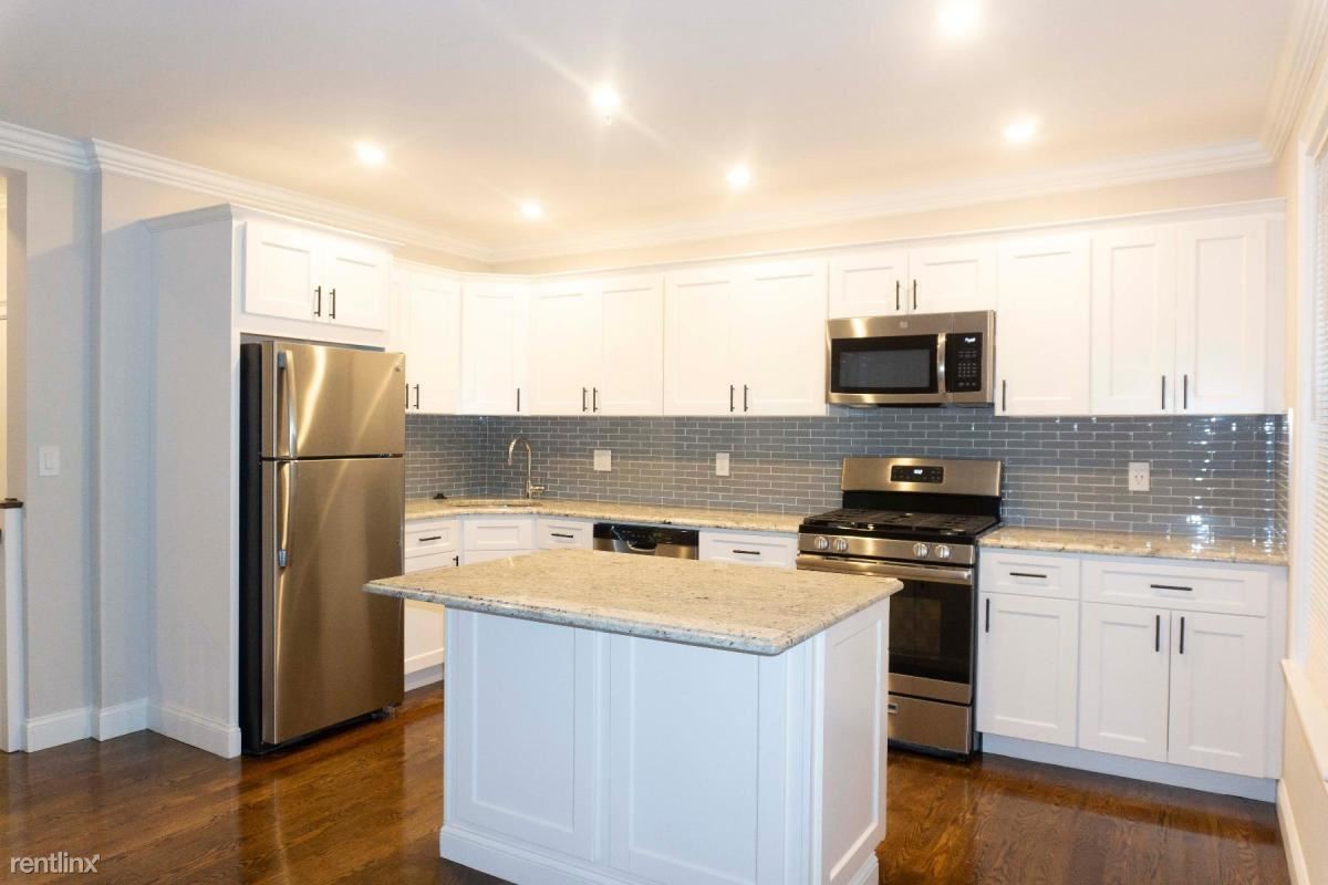 Building Photo - 3 br, 1 bath  - 79 Morris St