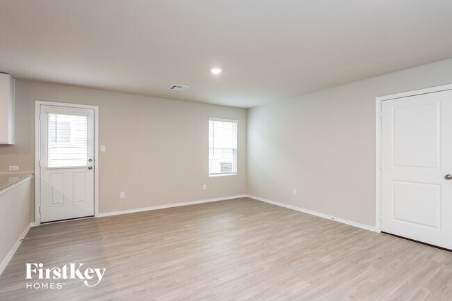 Foto del edificio - 6432 Cotton Ridge