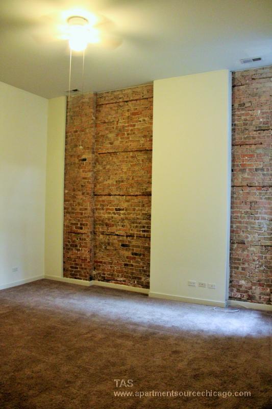 Building Photo - 2401 W North Ave