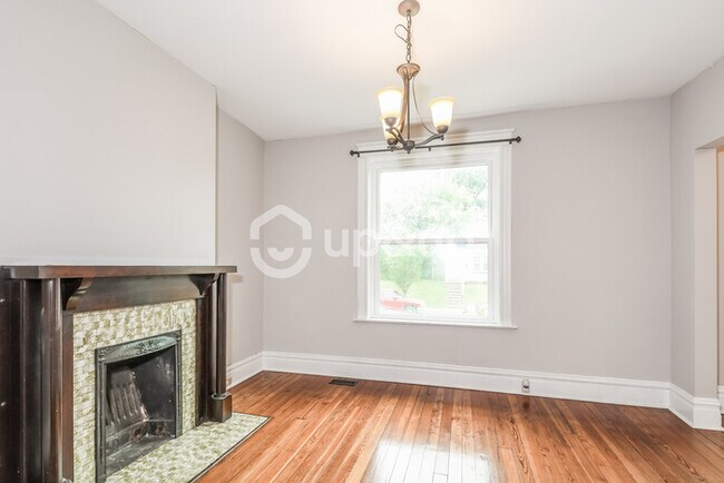 Building Photo - Fantastic 2bd/1ba home! Coming soon!