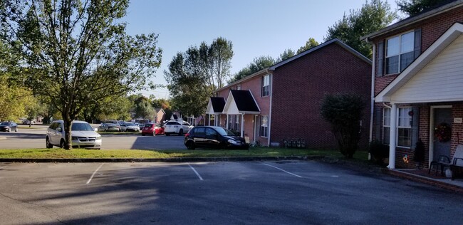 Building Photo - 2901 Colt Dr