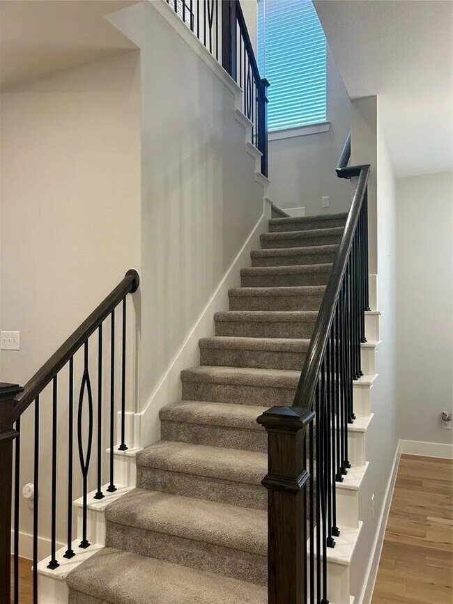 Building Photo - 4207 Parrot Ln