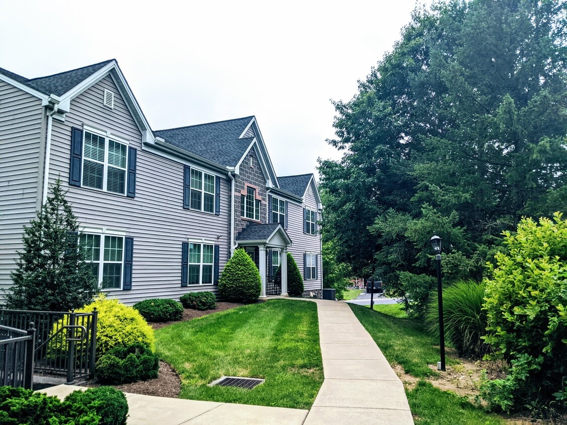 Community Views - Hempfield Commons