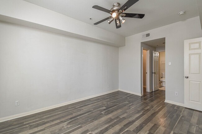 Foto del edificio - 6289 Wilcrest Dr