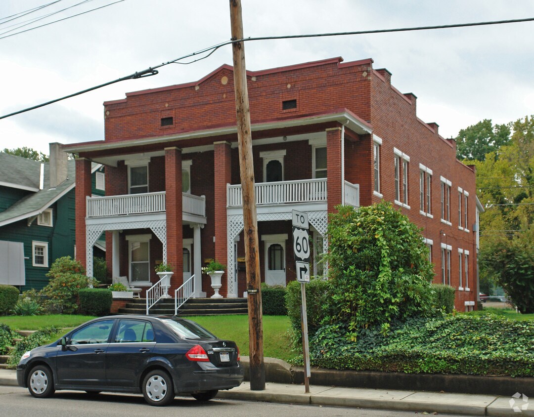 Primary Photo - 2313 Washington St E