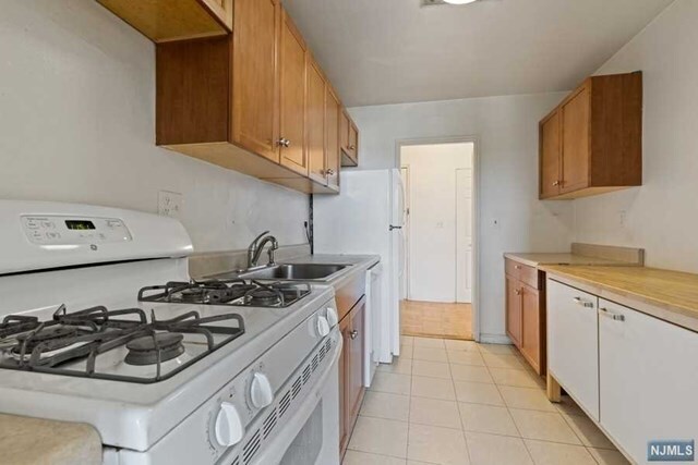 Foto del edificio - 2100 Linwood Ave