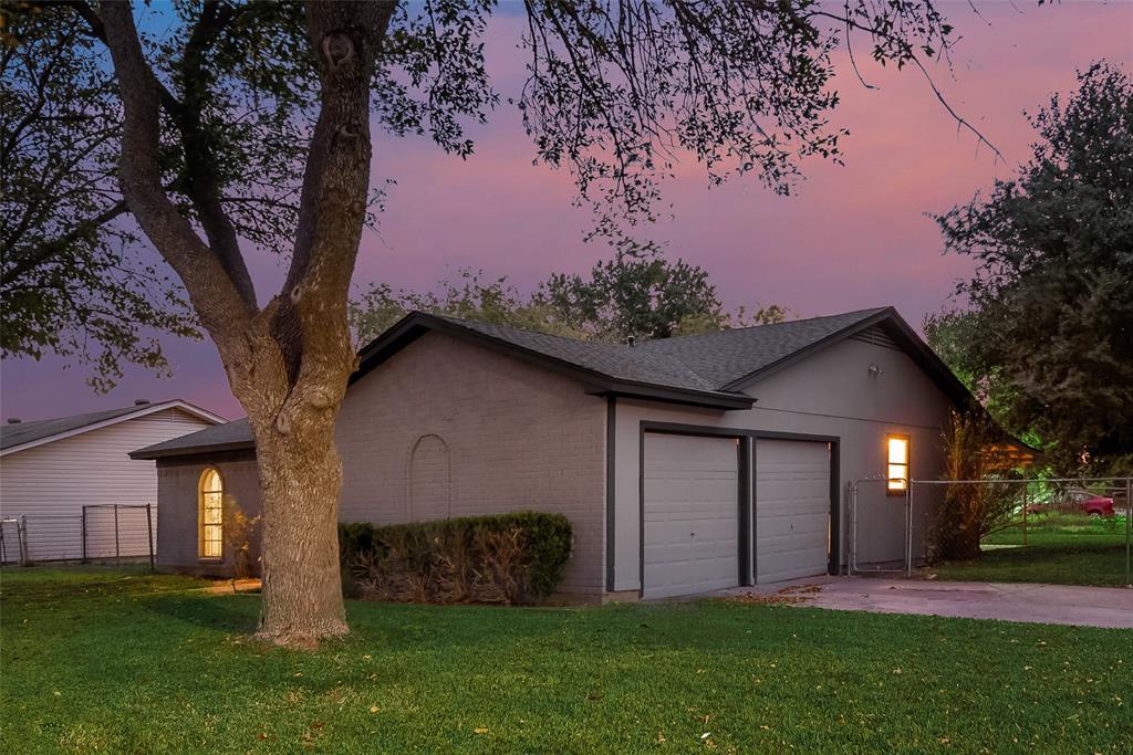 744 Globe Ave, Blue Mound, TX 76131 House for Rent in Blue Mound, TX