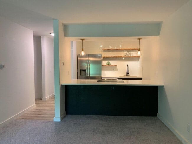 Foto del edificio - Beautiful 2 Bedroom Two Mile Creek Condo ; Remodeled and Updated right next to Rayback