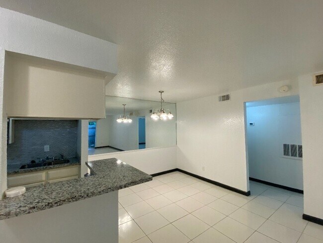 Foto del edificio - 9700 Leawood Blvd