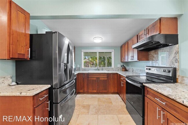Building Photo - 4 br, 3 bath House - 1054 Uluwale Street