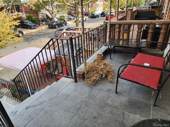 Foto del edificio - 1348 E 99th St