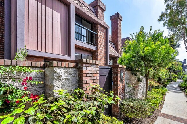 Frente - 4425 Alla Rd