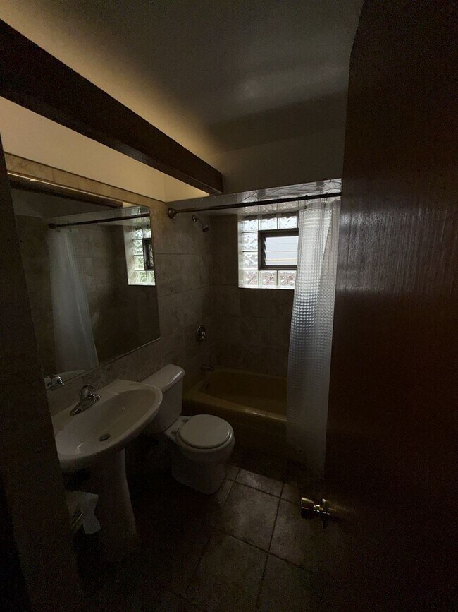 Foto del edificio - 3558 N Nagle Ave
